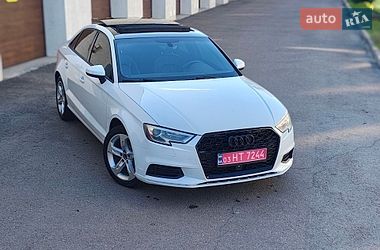 Седан Audi A3 2018 в Ровно