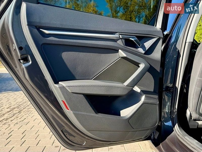 Седан Audi A3 2022 в Самборі