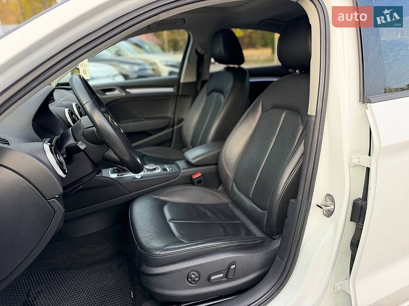 Седан Audi A3 2015 в Житомире