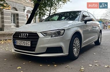 Хетчбек Audi A3 2017 в Харкові