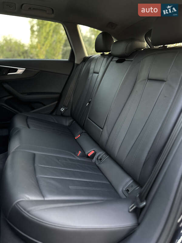 Универсал Audi A4 Allroad 2018 в Киеве