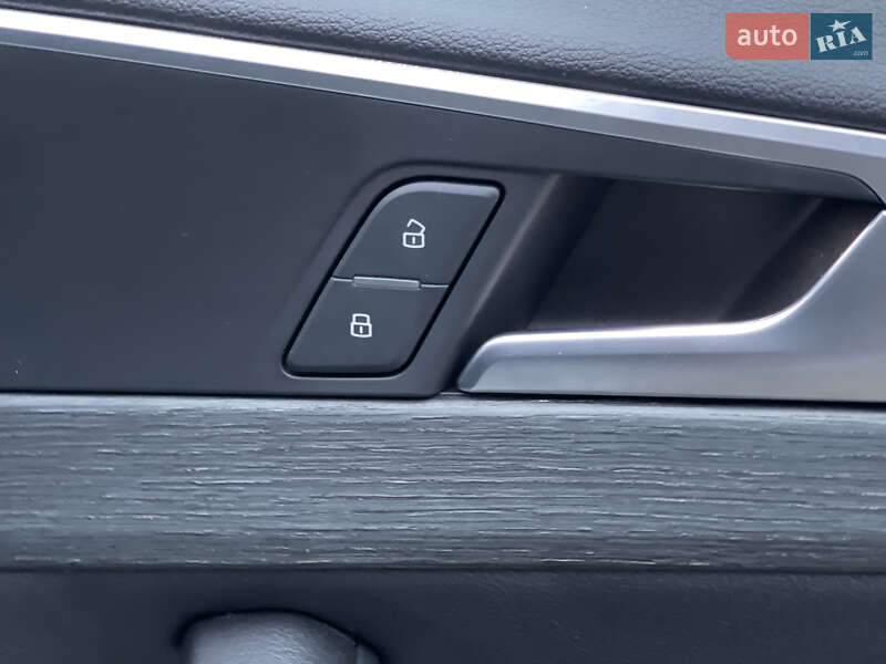 Універсал Audi A4 Allroad 2017 в Нововолинську