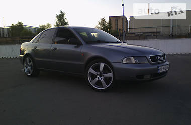 Седан Audi A4 1995 в Полтаве