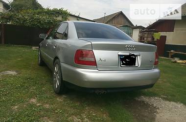 Седан Audi A4 2000 в Чорткове