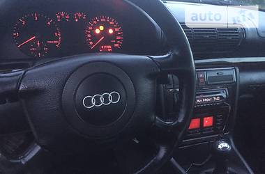 Седан Audi A4 1998 в Нетешине