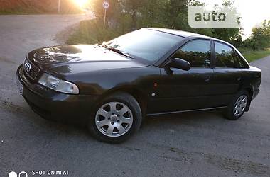 Седан Audi A4 1996 в Дрогобыче