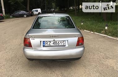 Седан Audi A4 1997 в Львове