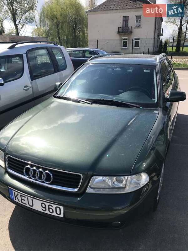 Универсал Audi A4 2000 в Киеве