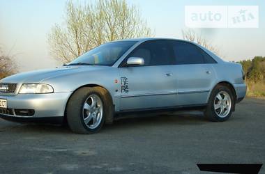 Седан Audi A4 1996 в Львове