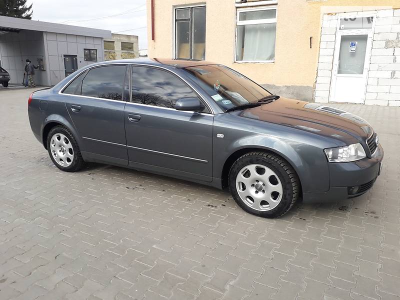 Седан Audi A4 2001 в Горохові