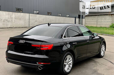 Седан Audi A4 2015 в 