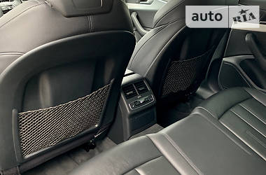 Седан Audi A4 2015 в 