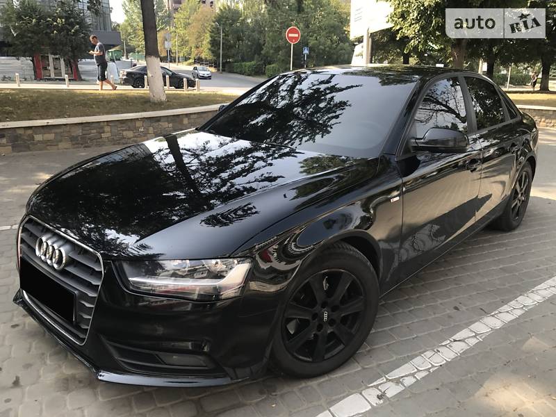 Седан Audi A4 2012 в Ивано-Франковске