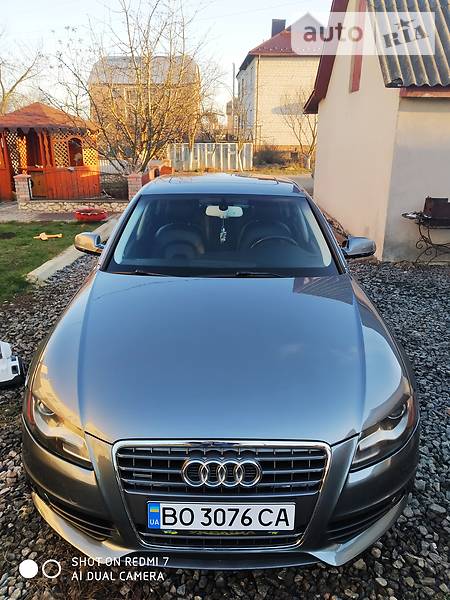 Седан Audi A4 2012 в Лановцах