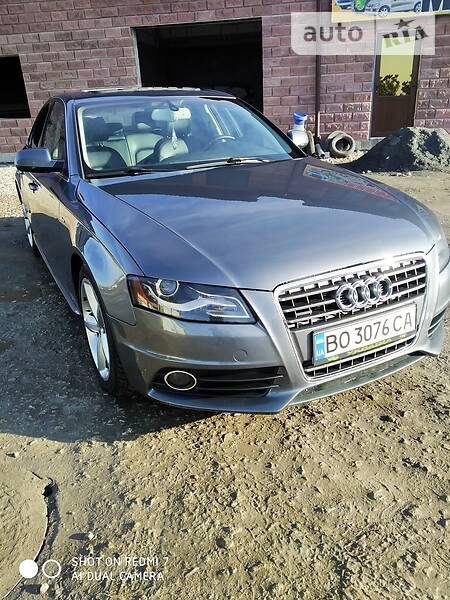 Седан Audi A4 2012 в Лановцах