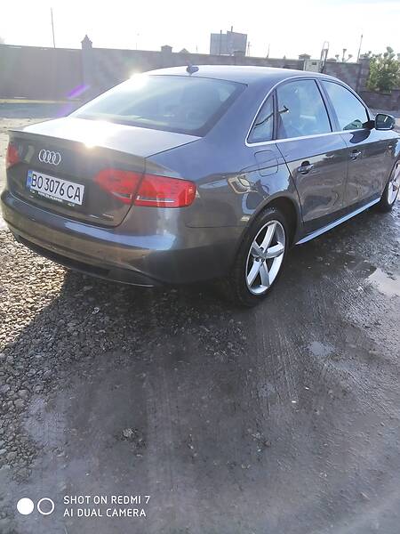 Седан Audi A4 2012 в Лановцах