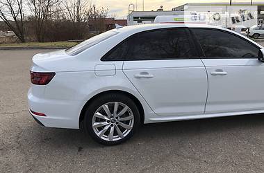 Седан Audi A4 2018 в 