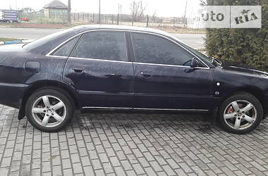 Седан Audi A4 1995 в Львове