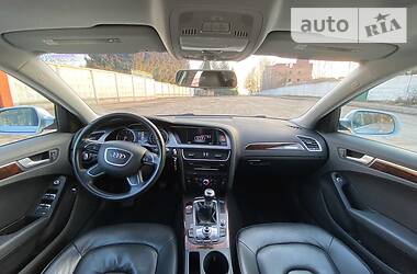 Седан Audi A4 2014 в Ровно
