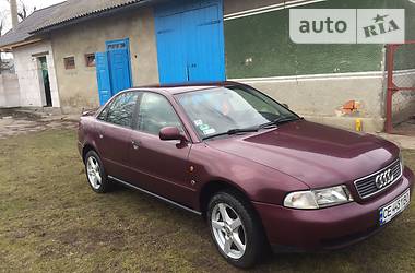 Седан Audi A4 1996 в Черновцах