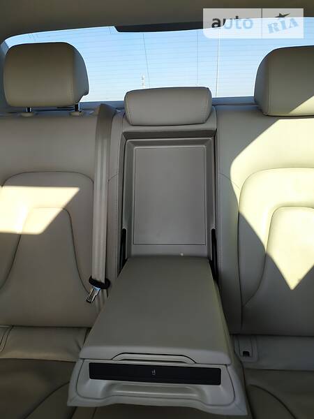Седан Audi A4 2011 в Львові