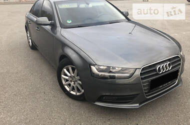 Седан Audi A4 2014 в 