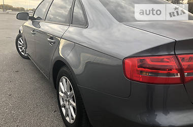 Седан Audi A4 2014 в 