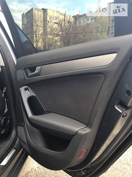 Седан Audi A4 2014 в Львове