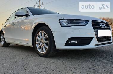 Седан Audi A4 2014 в 