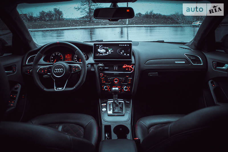 Седан Audi A4 2012 в Запоріжжі