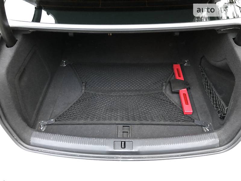 Седан Audi A4 2014 в Києві