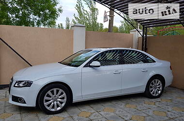 Седан Audi A4 2012 в 