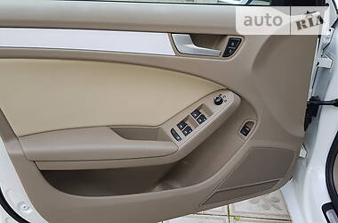 Седан Audi A4 2012 в 