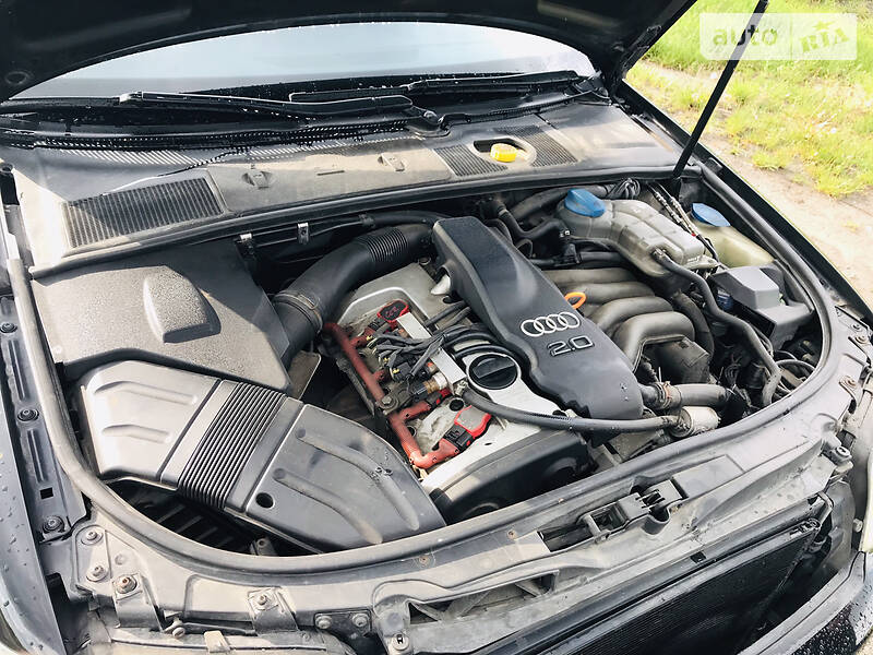 Седан Audi A4 2001 в Золочеві