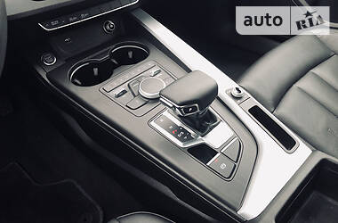 Седан Audi A4 2017 в 