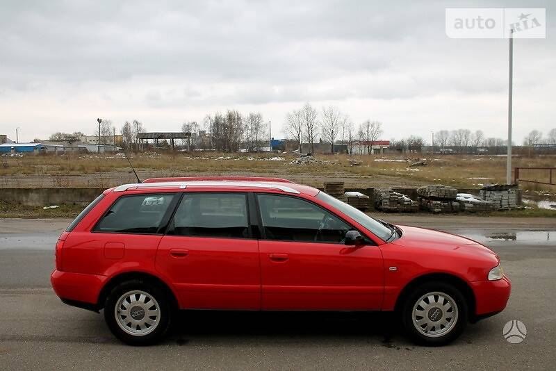 Универсал Audi A4 2001 в Костополе