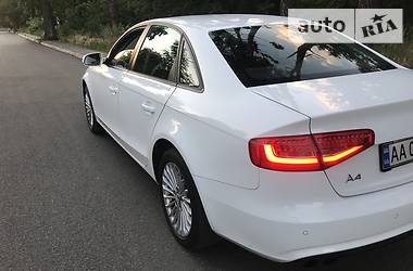 Седан Audi A4 2013 в Киеве