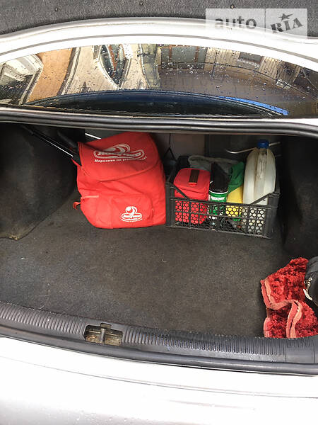 Седан Audi A4 1995 в Чернівцях