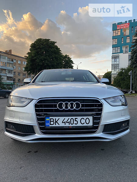 Седан Audi A4 2014 в Рівному