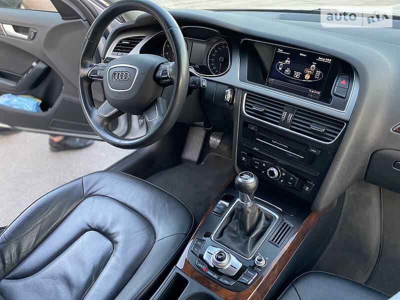 Седан Audi A4 2014 в Рівному