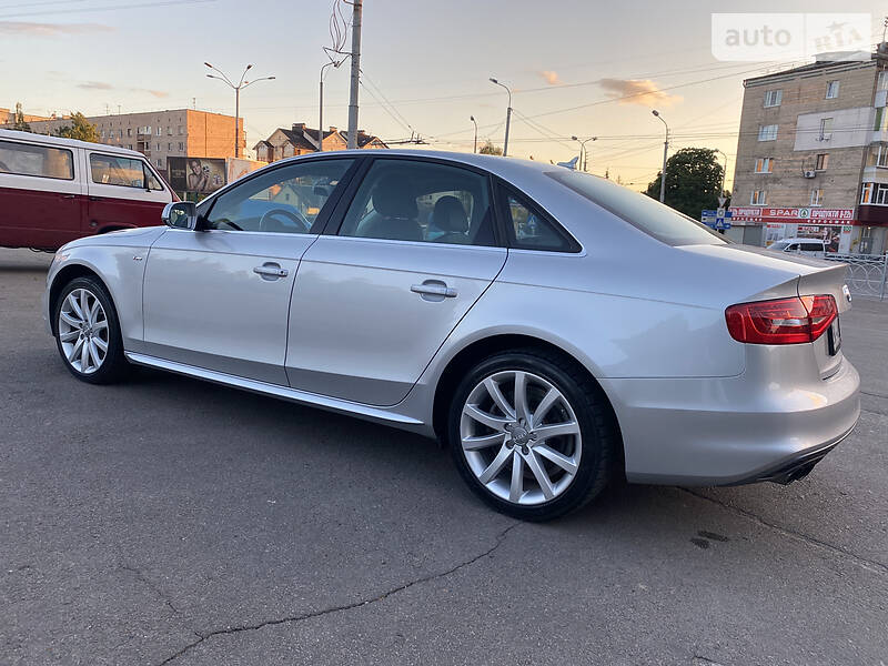Седан Audi A4 2014 в Рівному