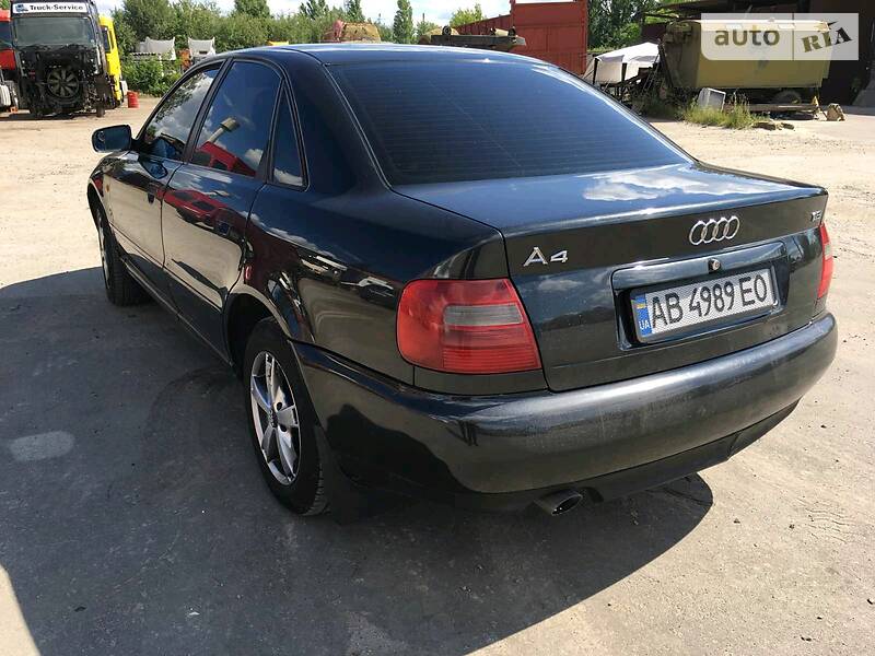Седан Audi A4 1997 в Виннице