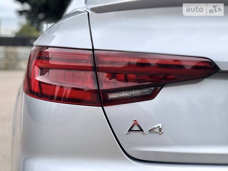 Седан Audi A4 2018 в Рівному