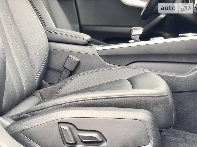 Седан Audi A4 2018 в Рівному