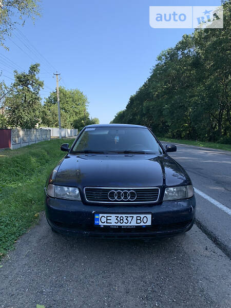 Седан Audi A4 1997 в Черновцах