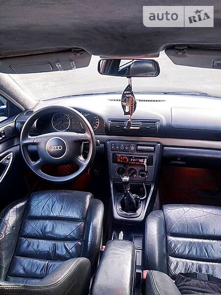 Седан Audi A4 1995 в Києві