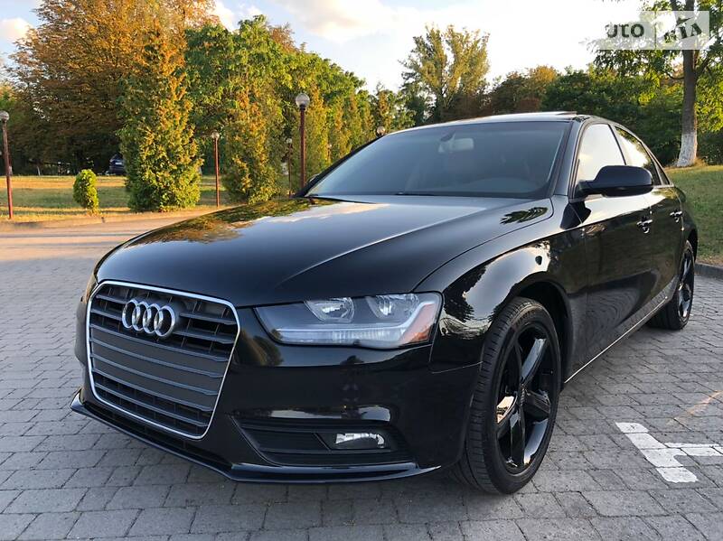 Седан Audi A4 2013 в Стрию