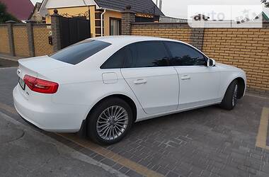 Седан Audi A4 2012 в Мелитополе