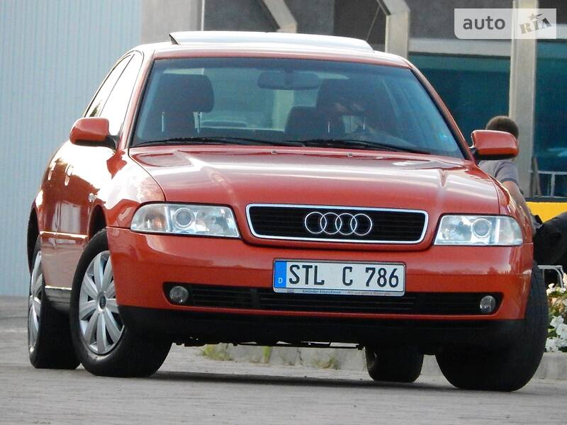 Седан Audi A4 2000 в Сарнах