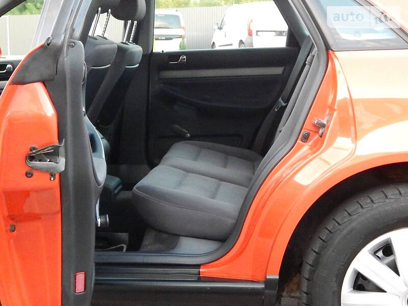 Седан Audi A4 2000 в Сарнах